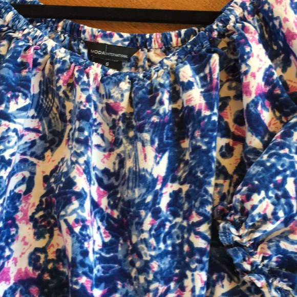 Nice royal blue floral peasant style blouse - Picture 2 of 3